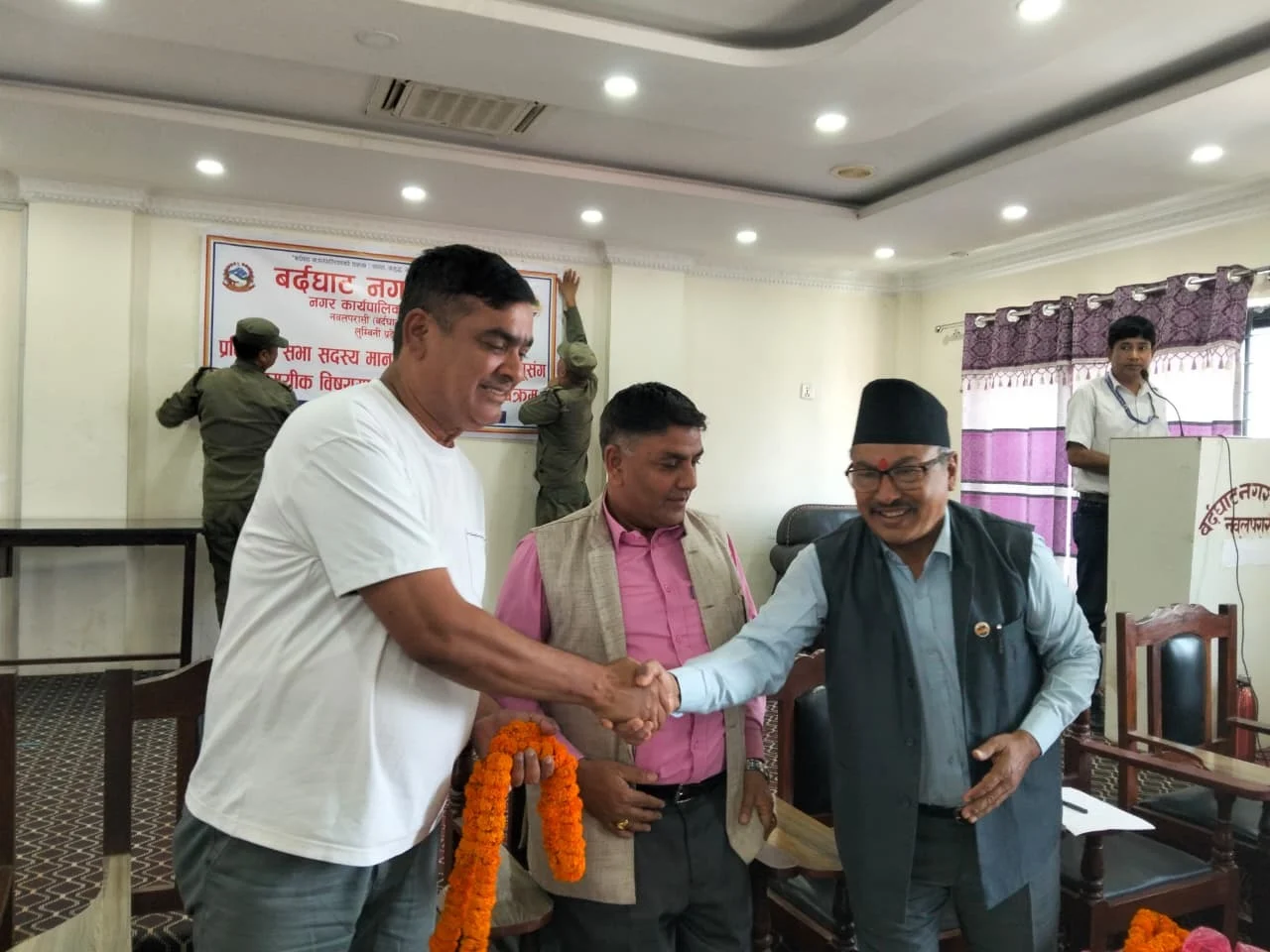 बर्दघाटको विकासका लागि साझा सङ्कल्प: "विकासमा सबै तहका जनप्रतिनिधि एकजुट हुनुको विकल्प छैन" WhatsApp Image 2026 05 07 at 12.36.53