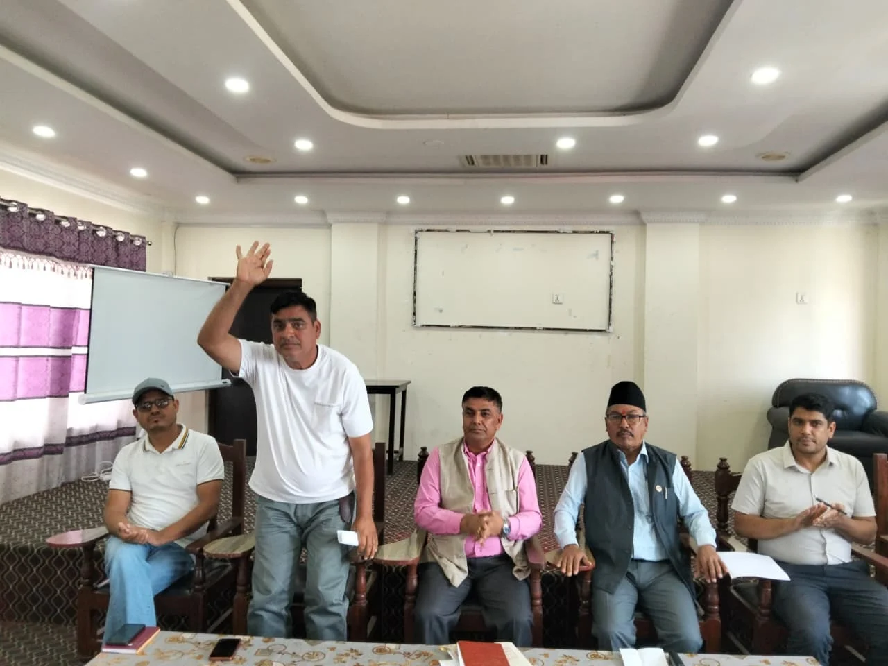 बर्दघाटको विकासका लागि साझा सङ्कल्प: "विकासमा सबै तहका जनप्रतिनिधि एकजुट हुनुको विकल्प छैन" WhatsApp Image 2026 05 07 at 12.38.25